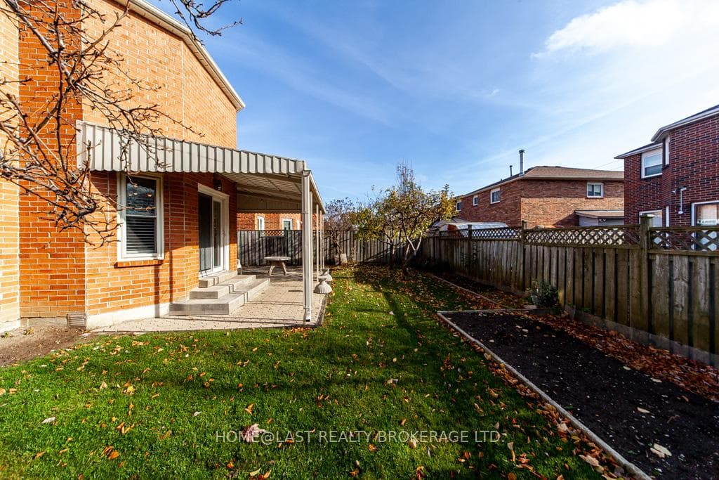 138 Orleans Drive photo 33