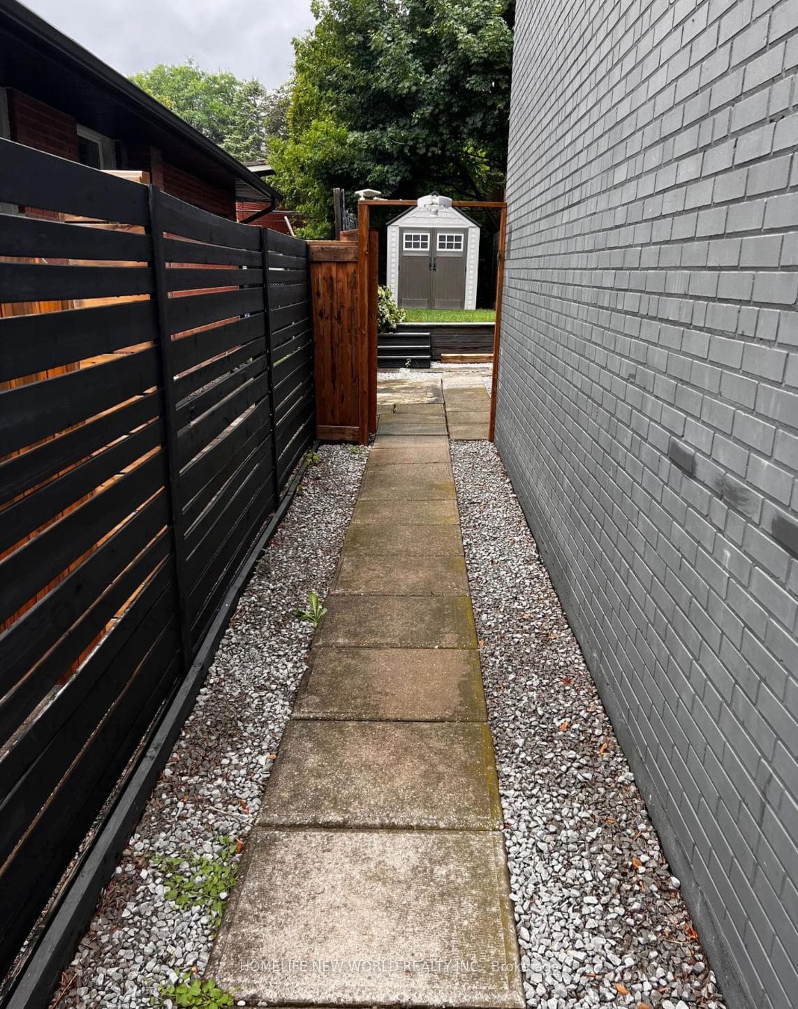 30 Castlegrove Boulevard Unit Upper Sunroom+Lower Level photo 2