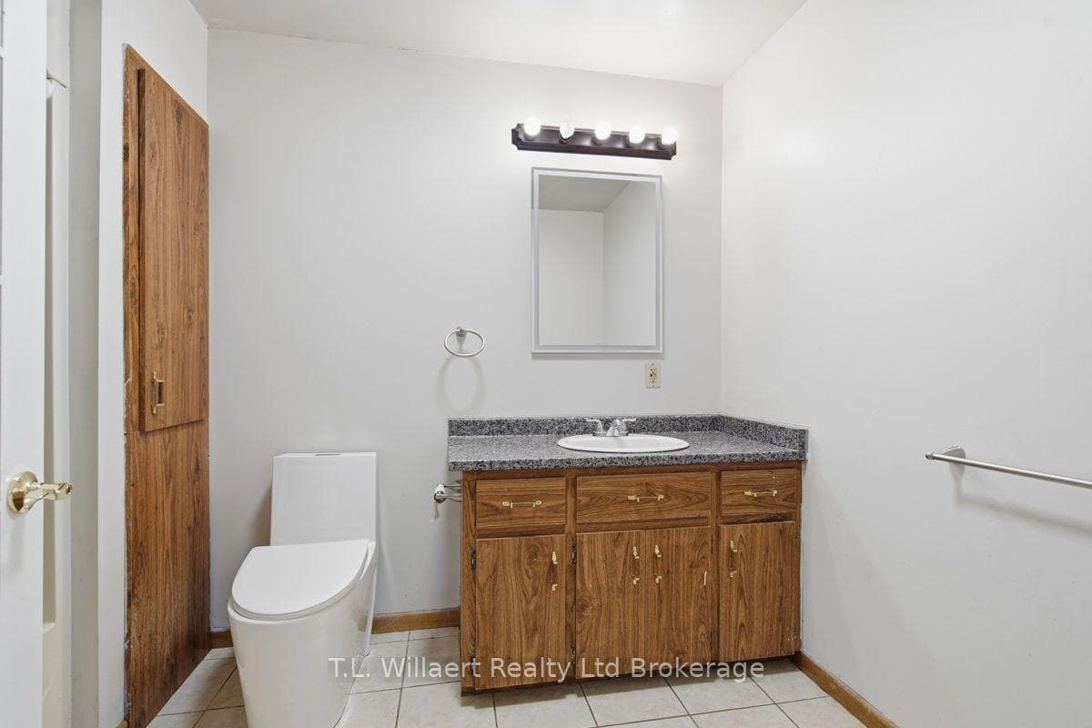 25130 Argyle Line photo 23