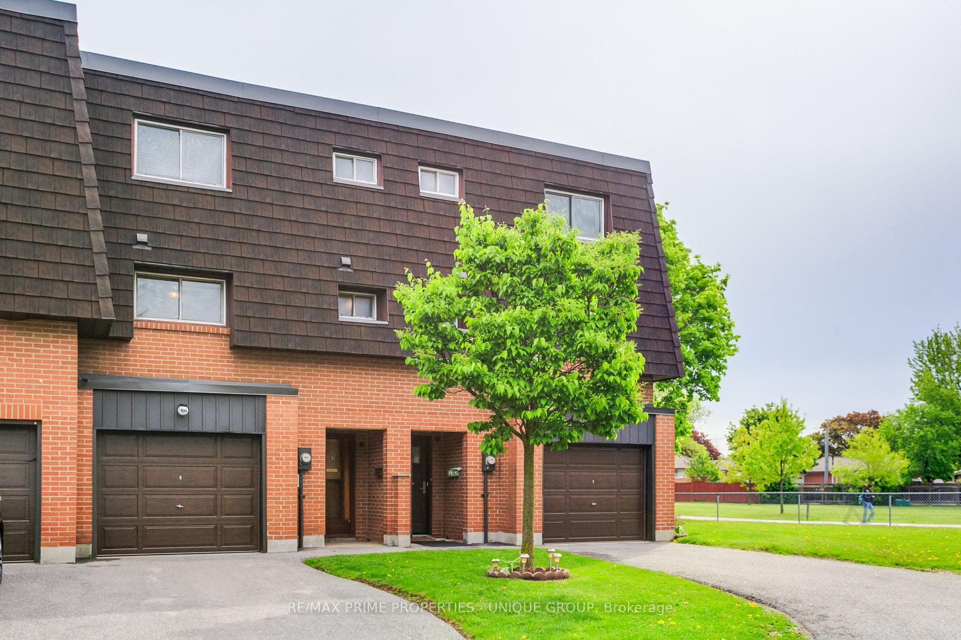 104 Darras Court photo 1
