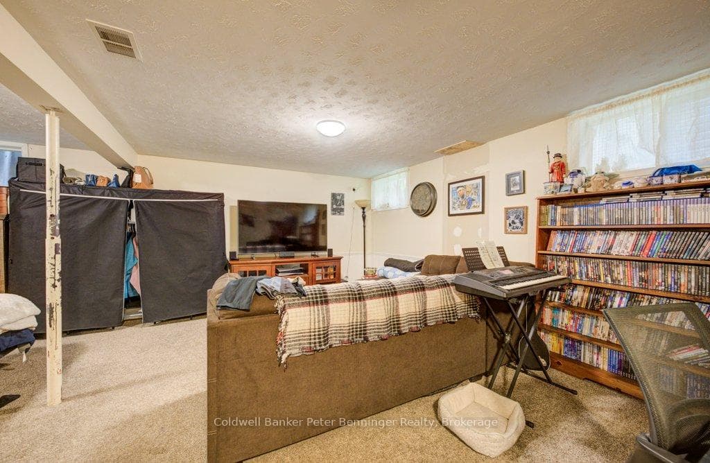 644 Stewart Drive photo 28