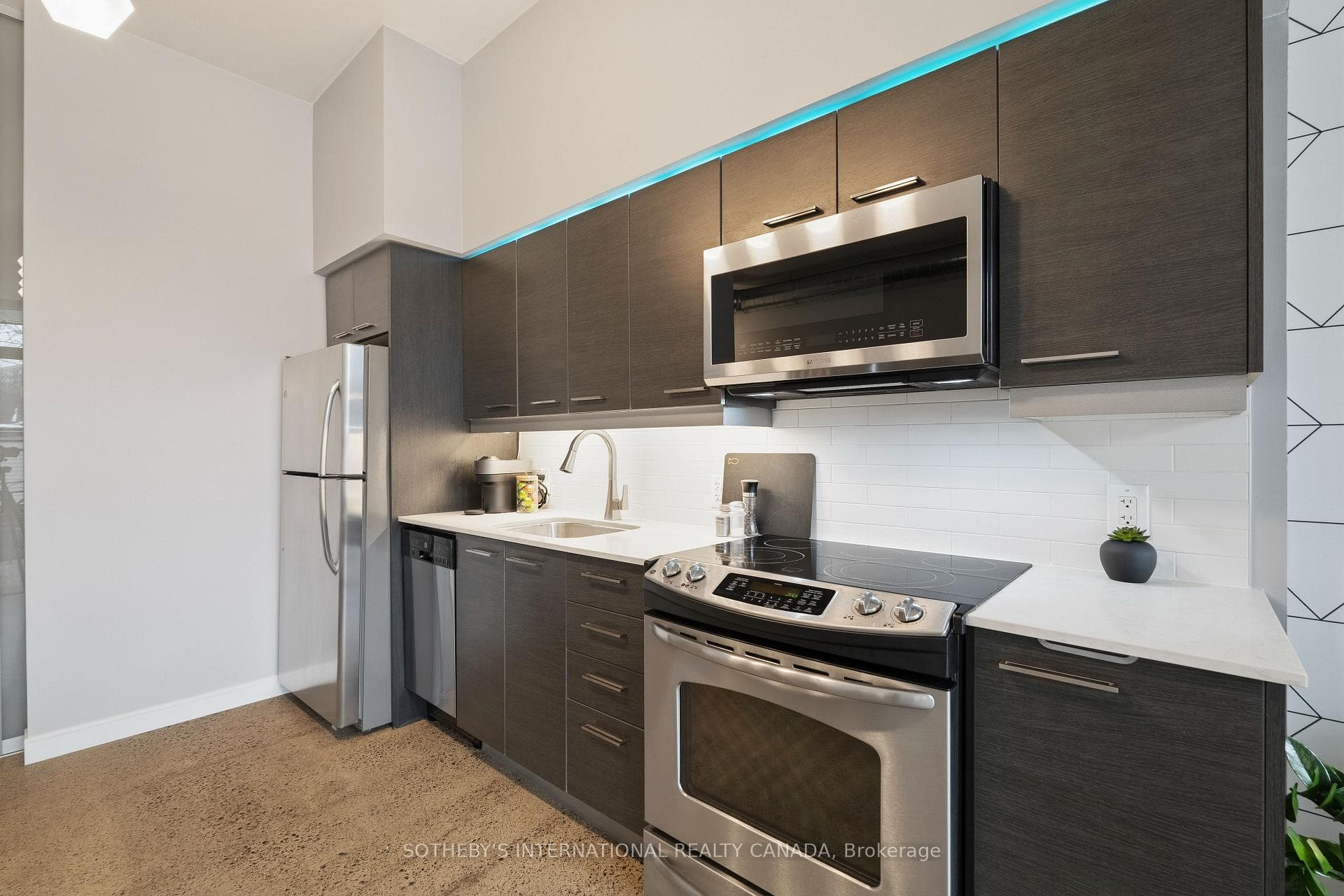 510 King Street Unit 215 photo 9