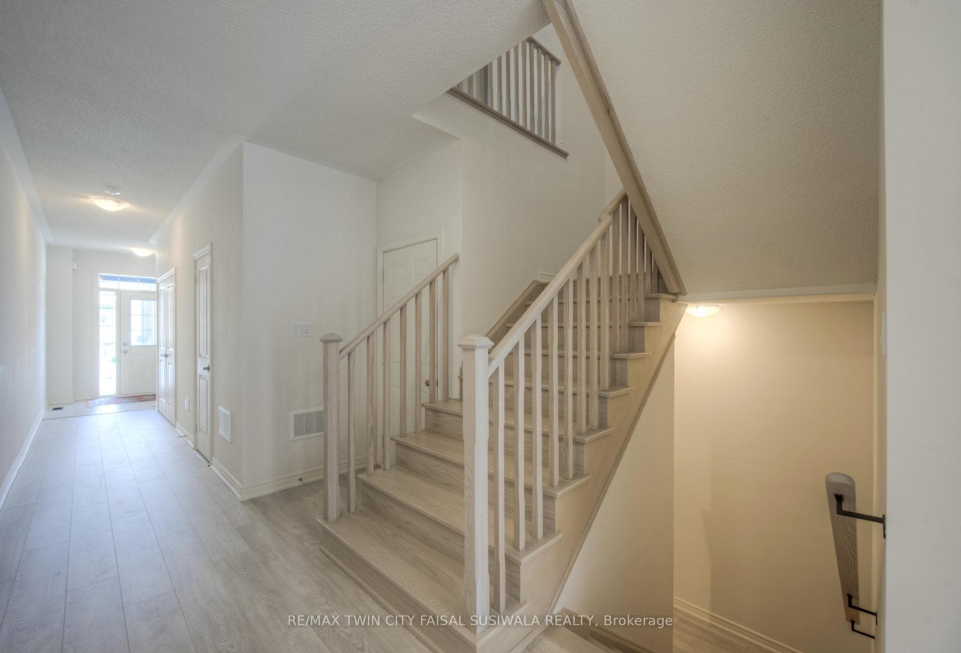 84 Gledhill Crescent photo 10