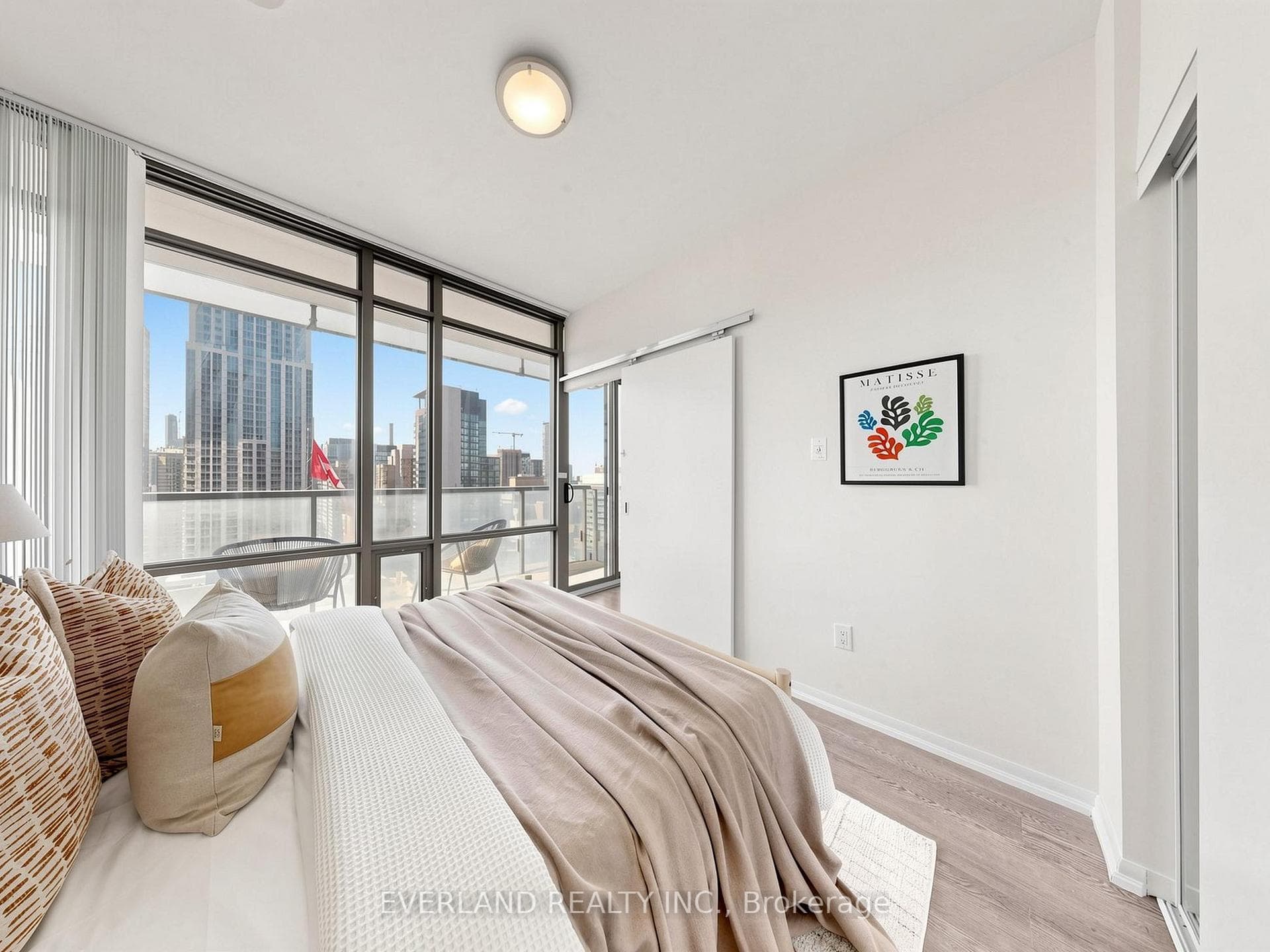 38 Grenville Street Unit 2303 photo 17