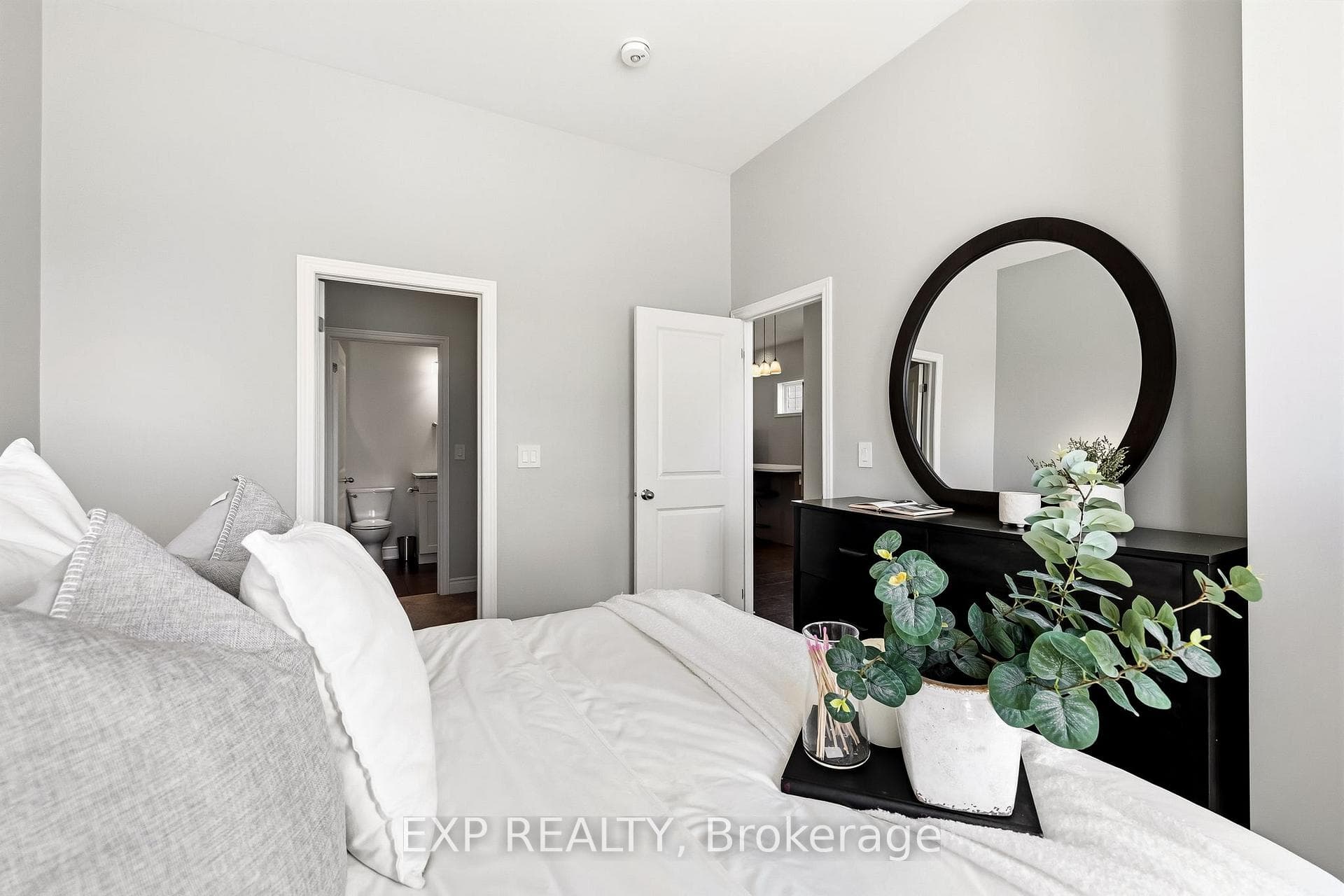 726 Elmer Hutton Street photo 24