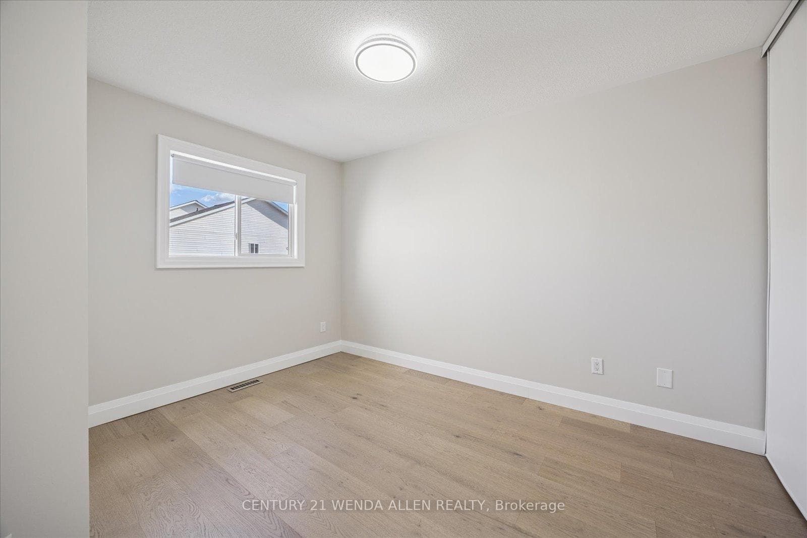 1781 Woodgate Trail photo 5