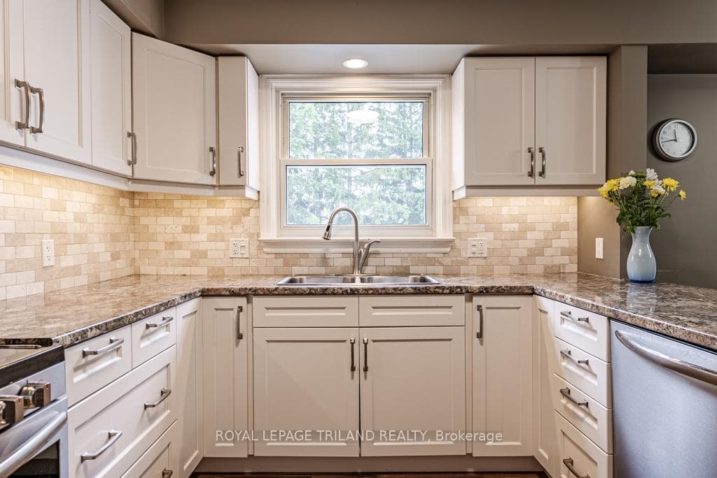 235 UNION Street photo 9