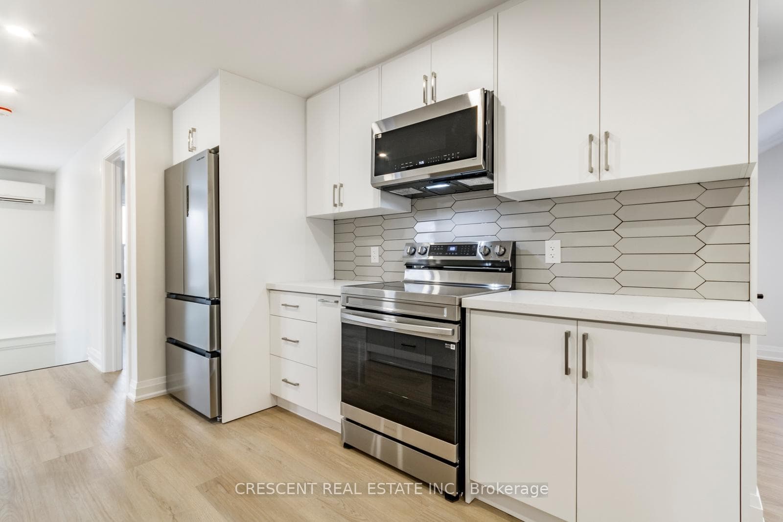 180 Queens Drive Unit 3rd Floor photo 12