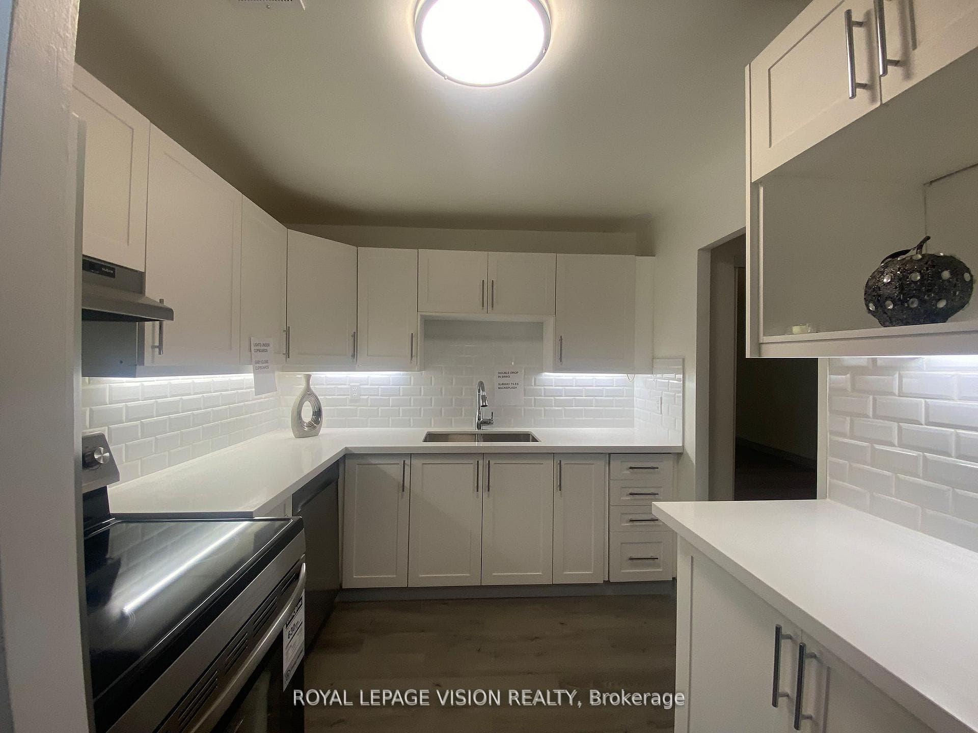 895 Kennedy Road Unit 205 photo 2