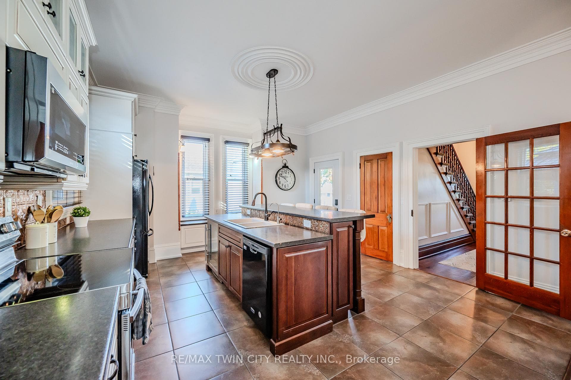 31 Albert Street photo 14