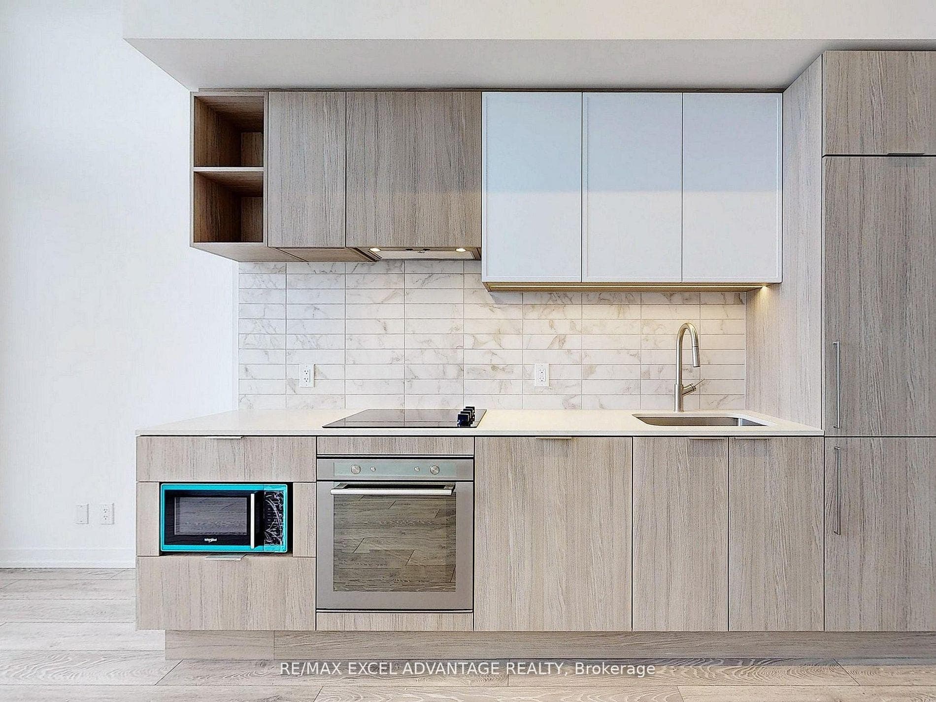 2020 Bathurst Street Unit 1012 photo 2