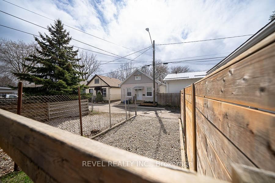 159 Bruce Street photo 25