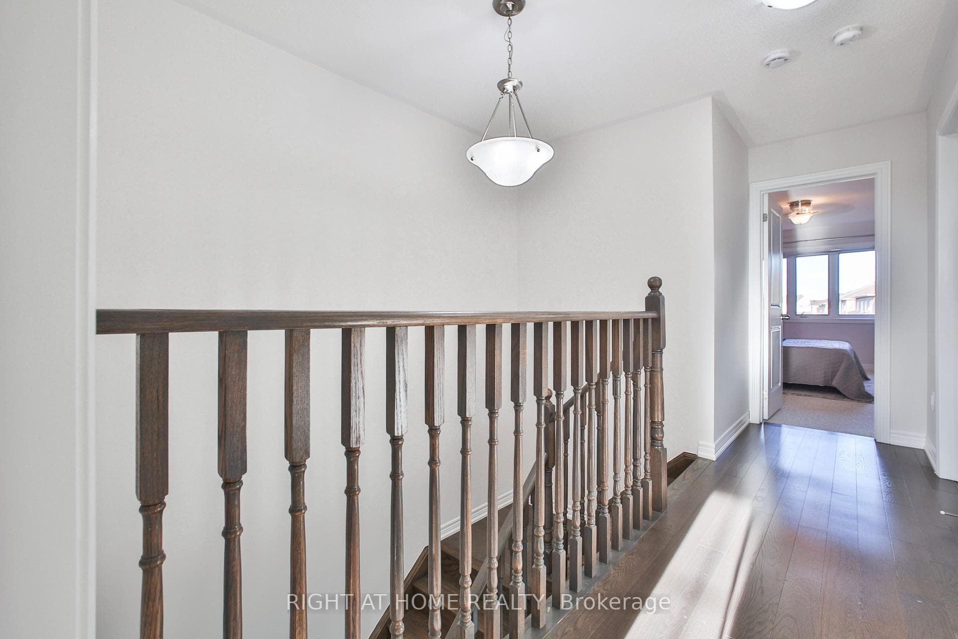 37 Ivor Crescent photo 10