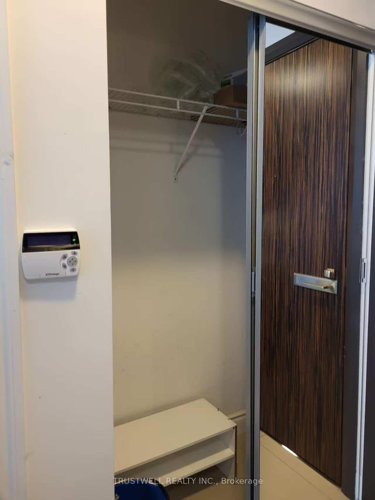 277 South Park Road Unit 717 photo 2