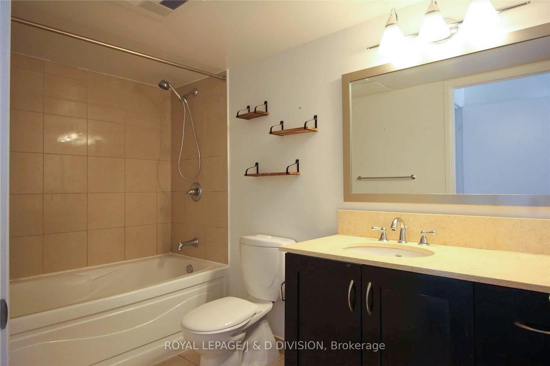 2181 Yonge Street Unit 1111 photo 9