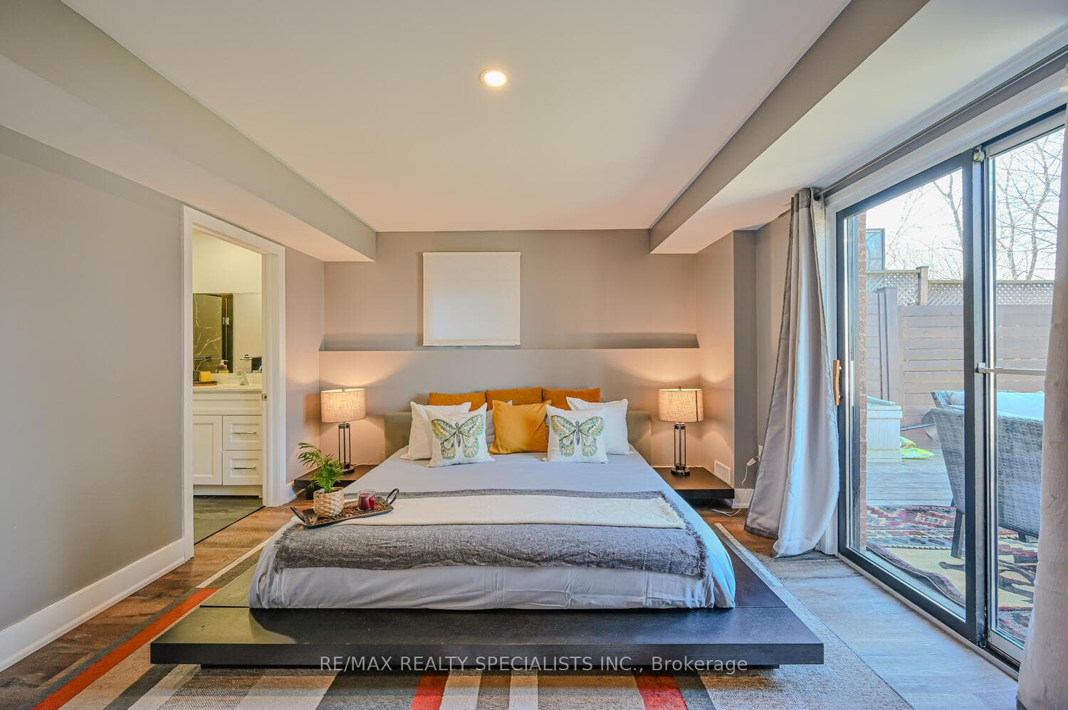 3969 Parkgate Drive photo 32