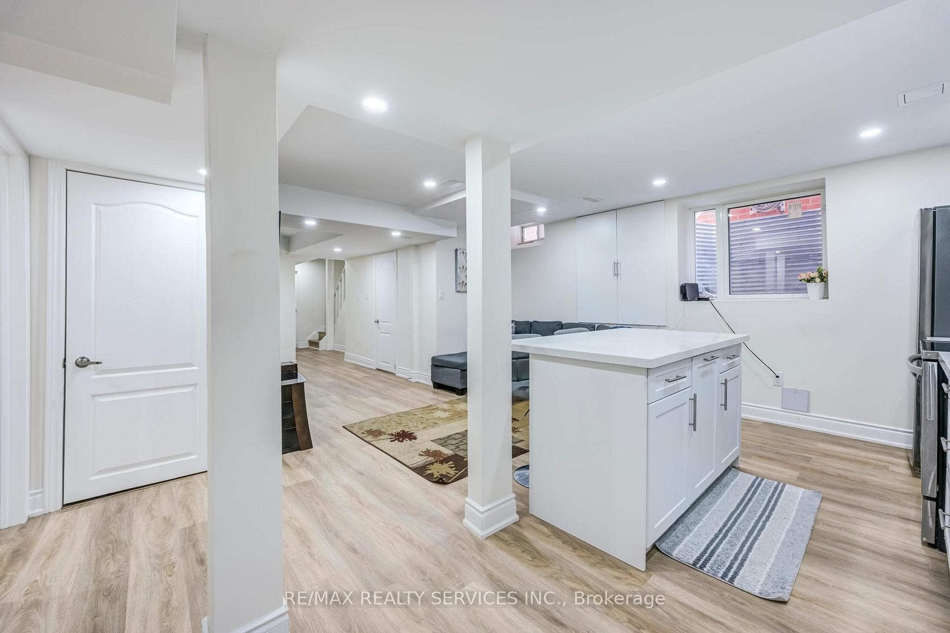 324 Brisdale Drive Unit BSMT photo 20
