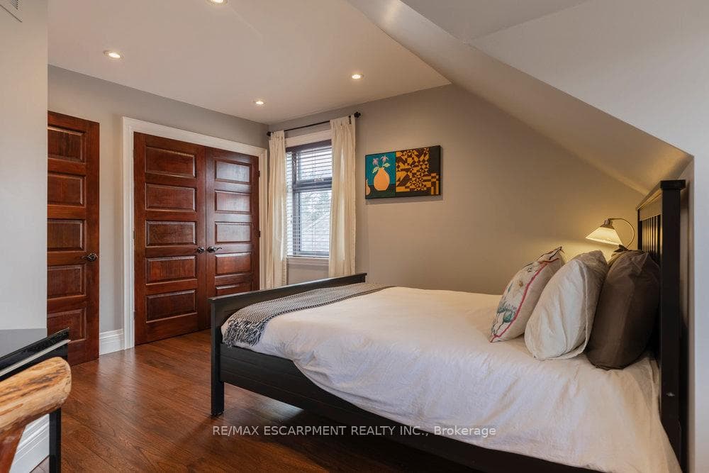63 Stanley Avenue photo 35