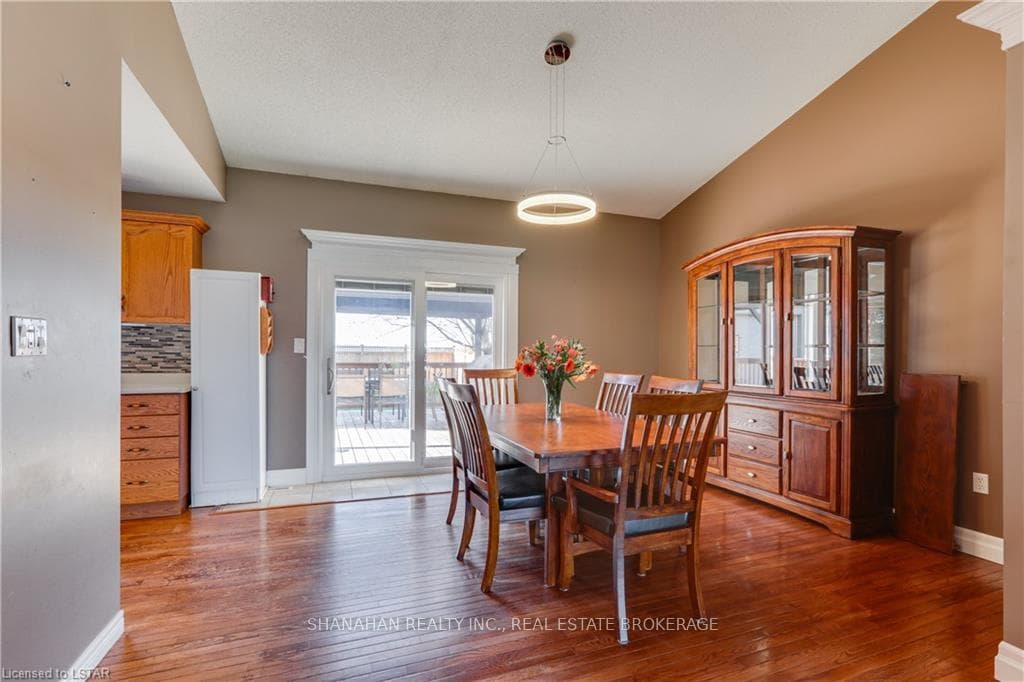 500 ISABELLA Street photo 8