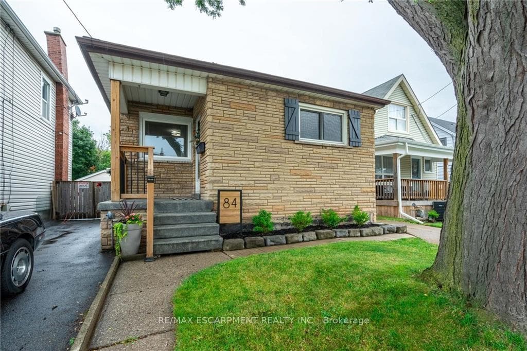 84 Houghton Avenue photo 3