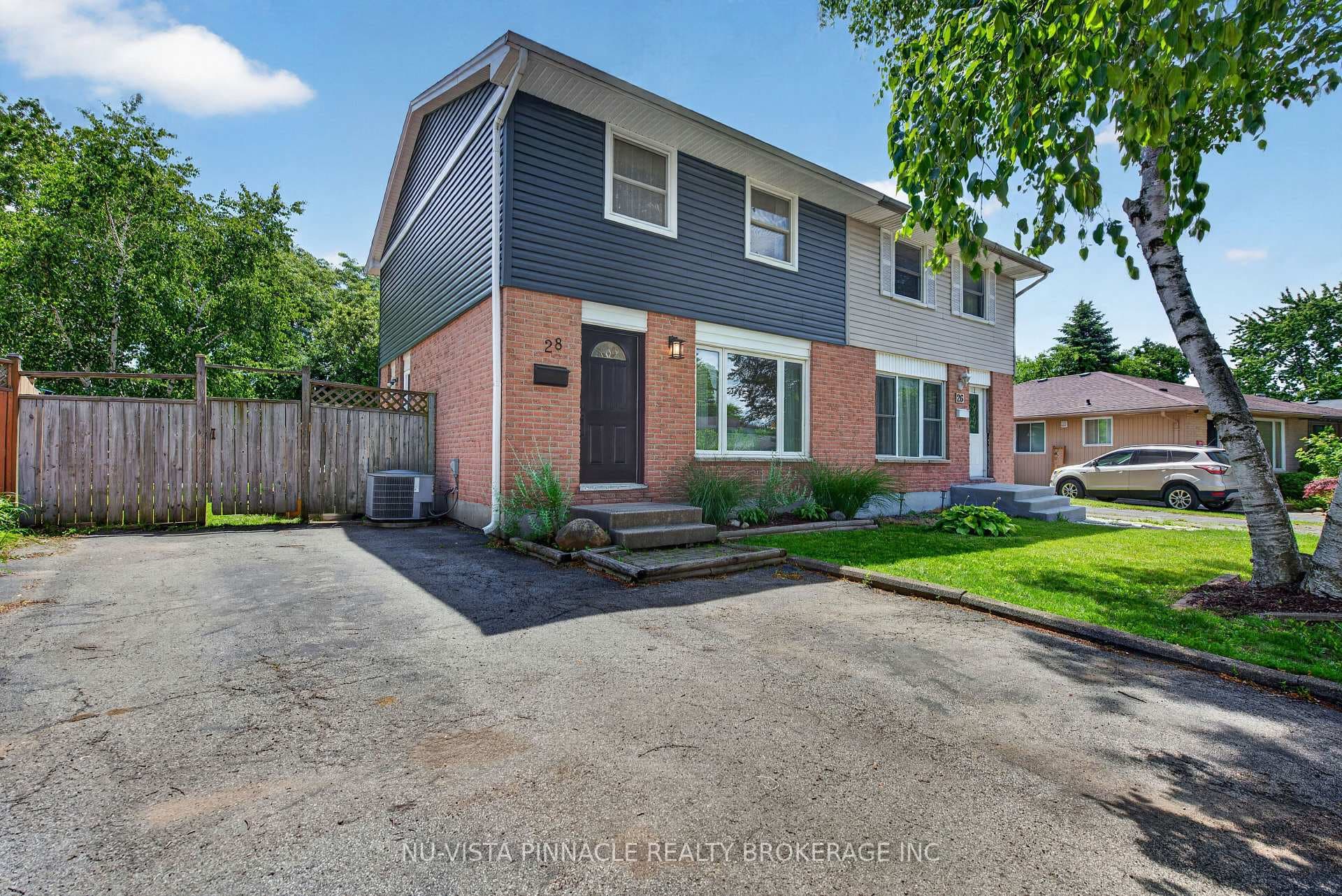 28 Edgemere Crescent photo 5