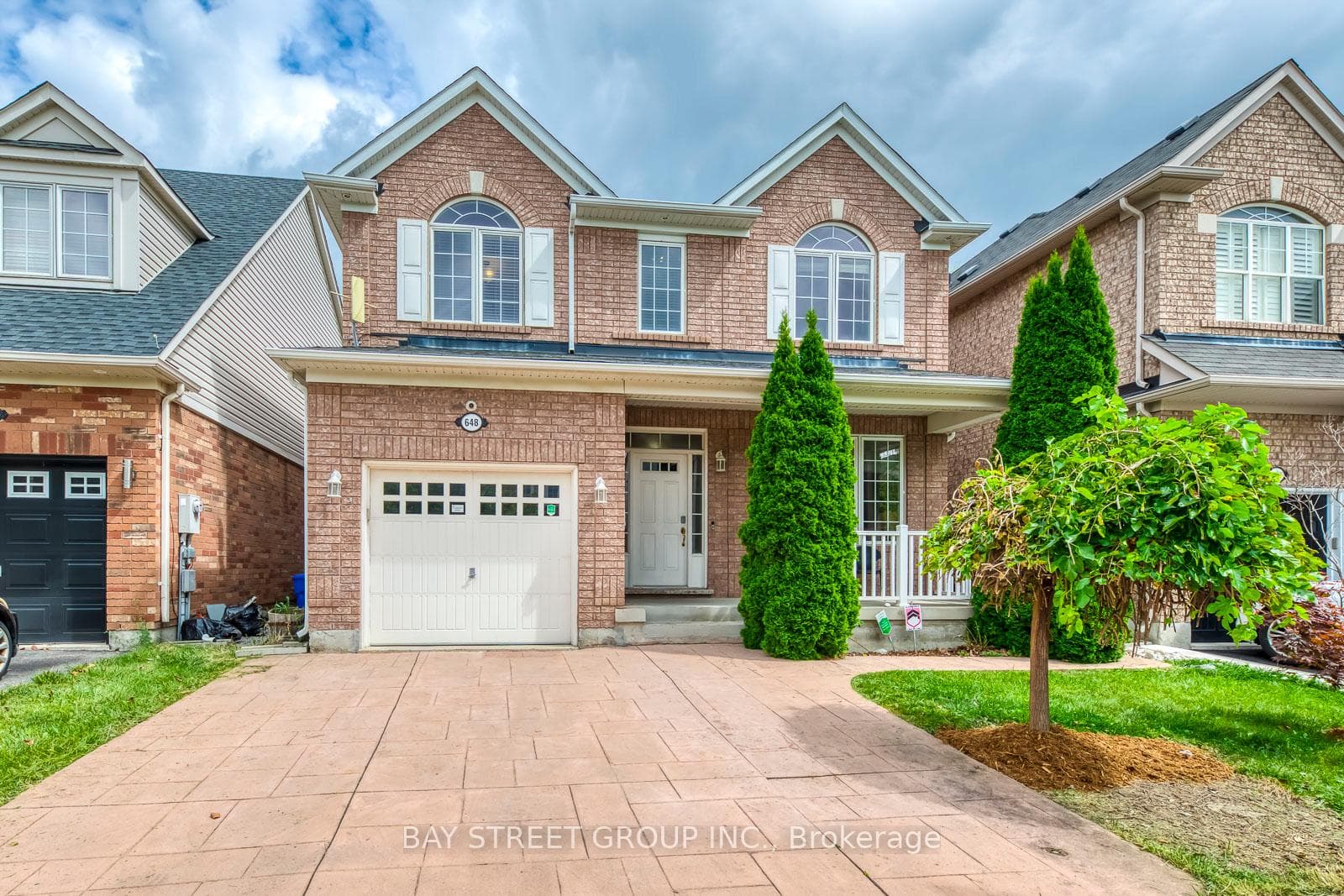 648 Hood Terrace photo 1