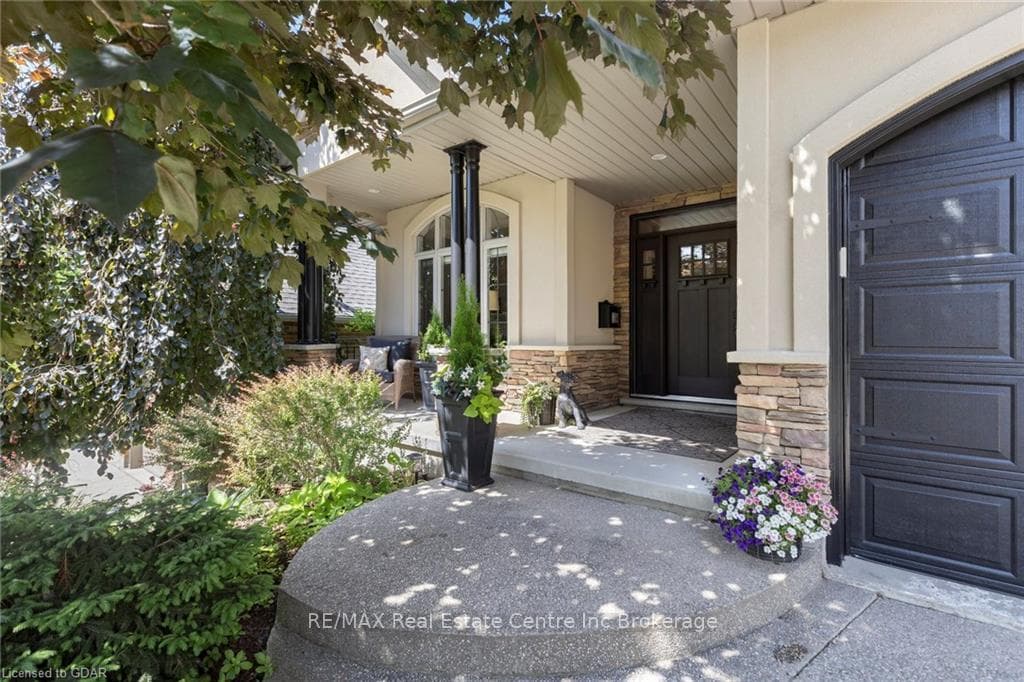 265 RIVERVIEW Place photo 3