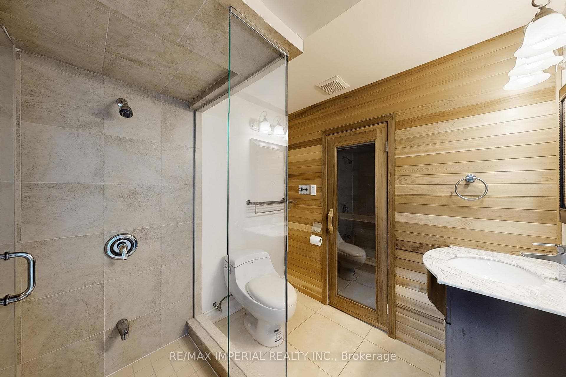 66 Hillhurst Drive photo 45