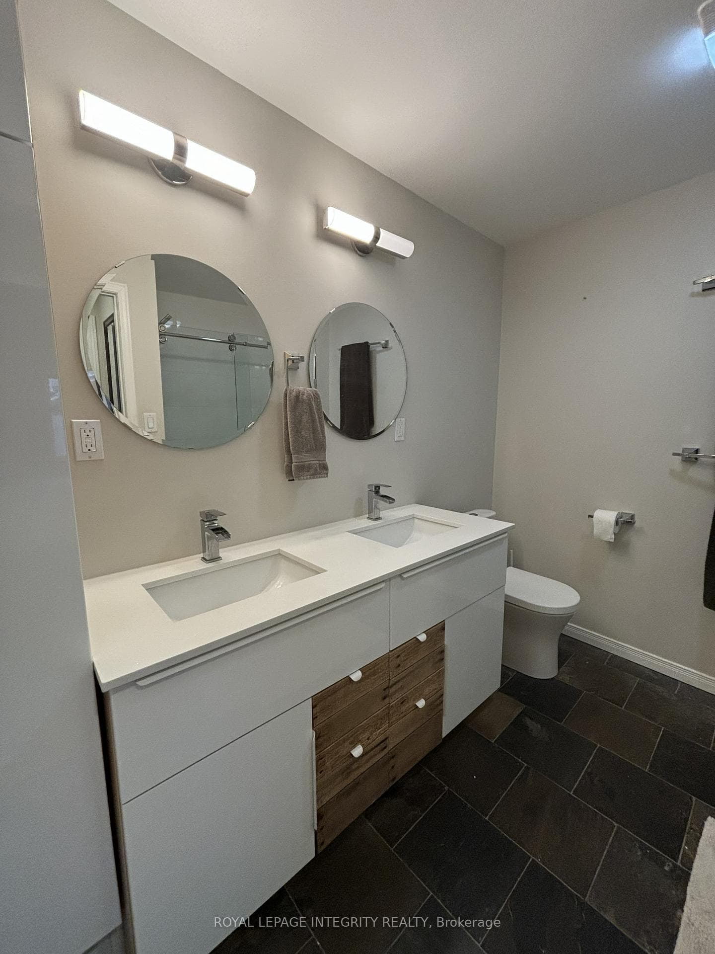 9 Holmwood Avenue photo 14