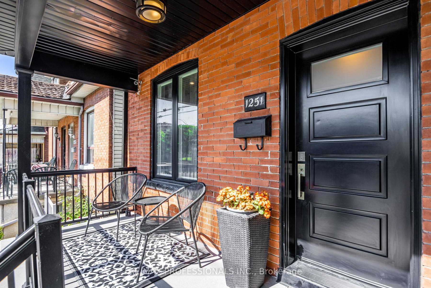 1251 Dufferin Street photo 3
