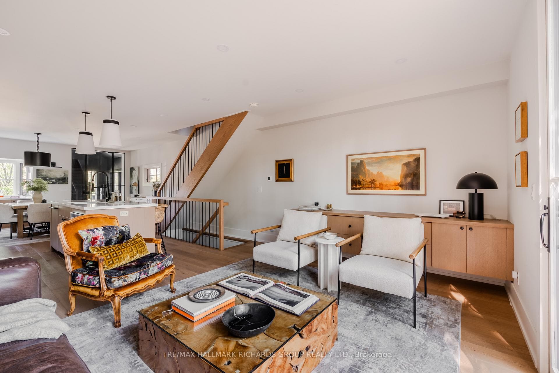 293 Kingswood Road photo 12
