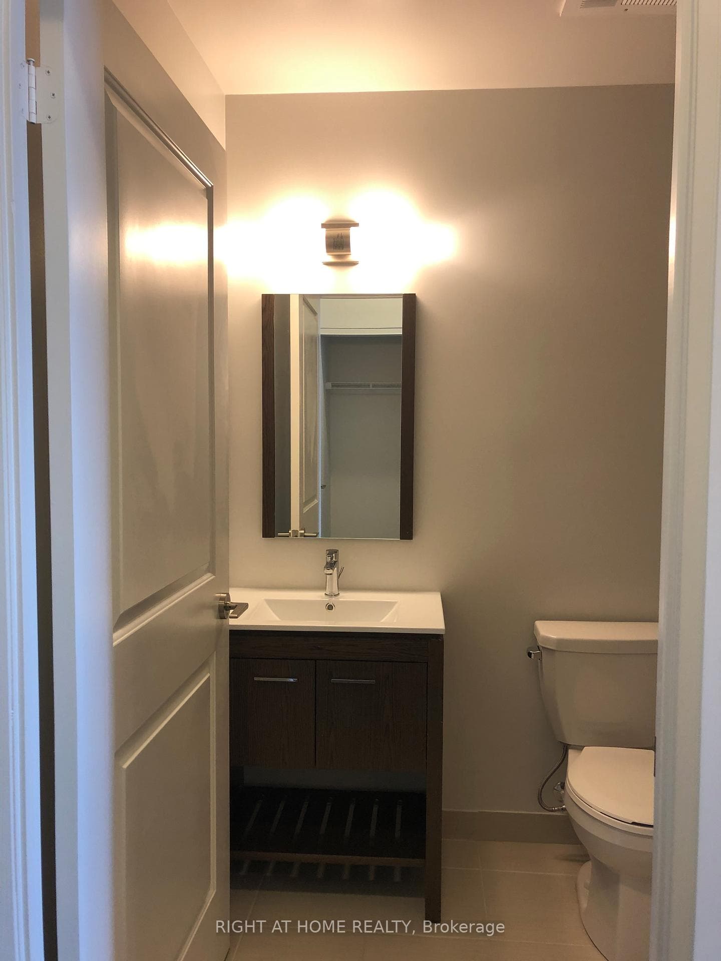 30 Meadowglen Place Unit 2708 photo 6