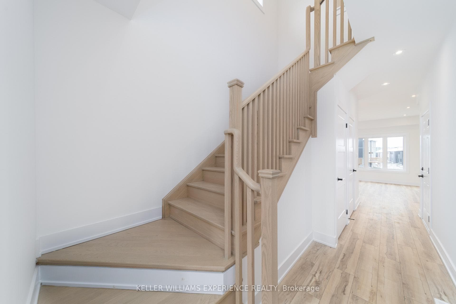 25 Hay Lane photo 4