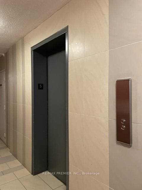 2645 Jane Street Unit 520 photo 8