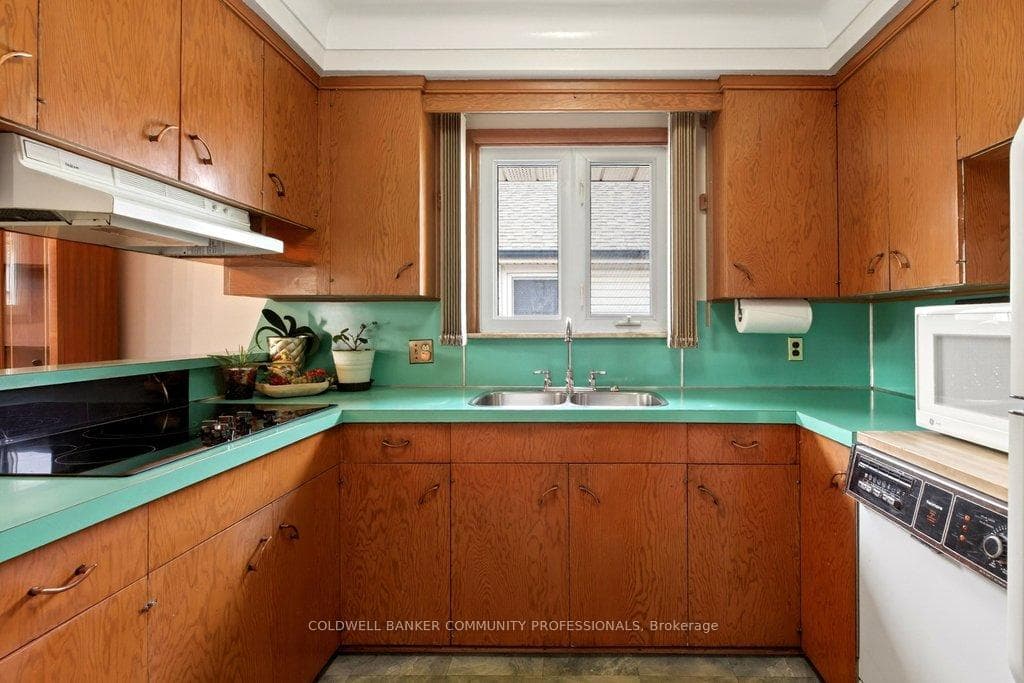 92 Reid Avenue photo 15