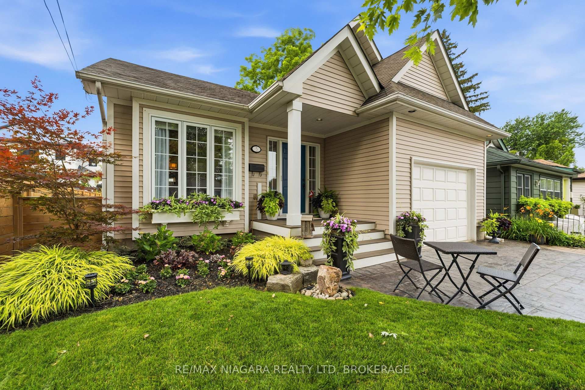 Gorgeous landscaping