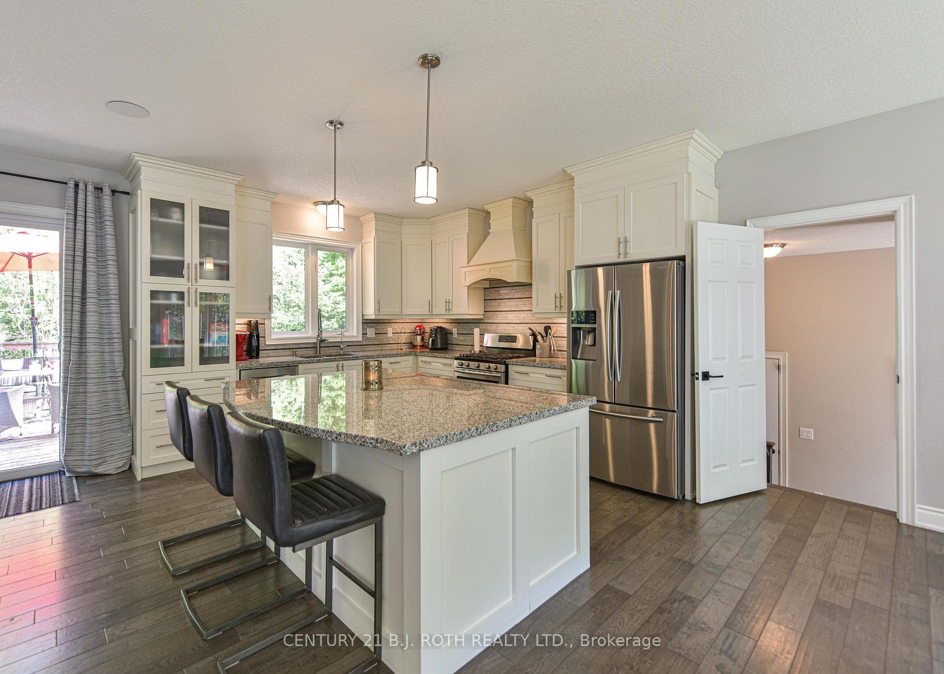 1430 RIMKEY Crescent photo 14