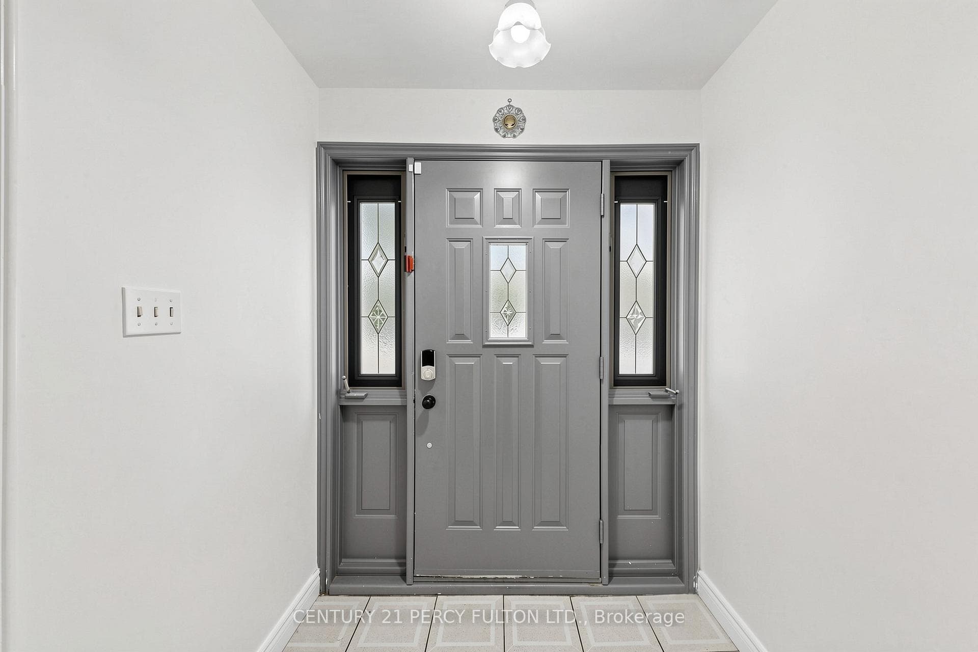 10 Devins Drive photo 4