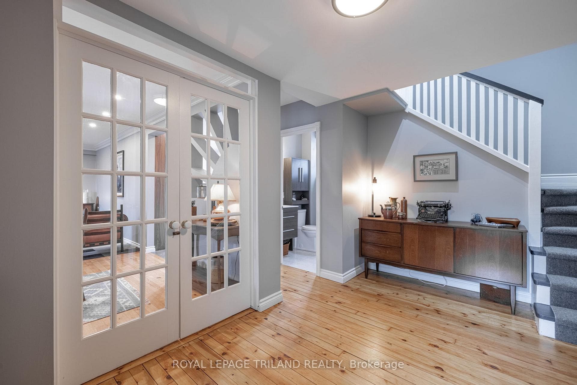 474 Grosvenor Street photo 17