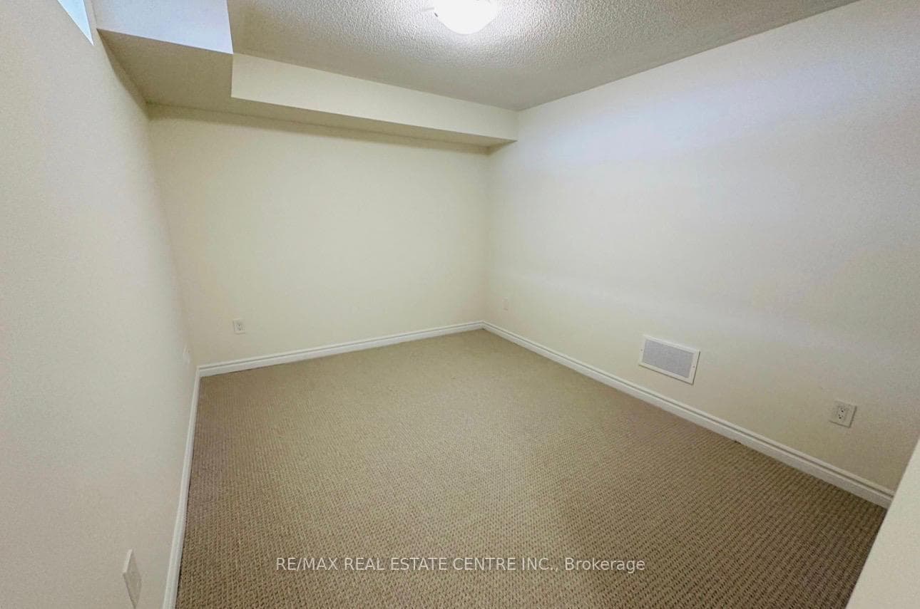 673 Ribstone Court photo 15