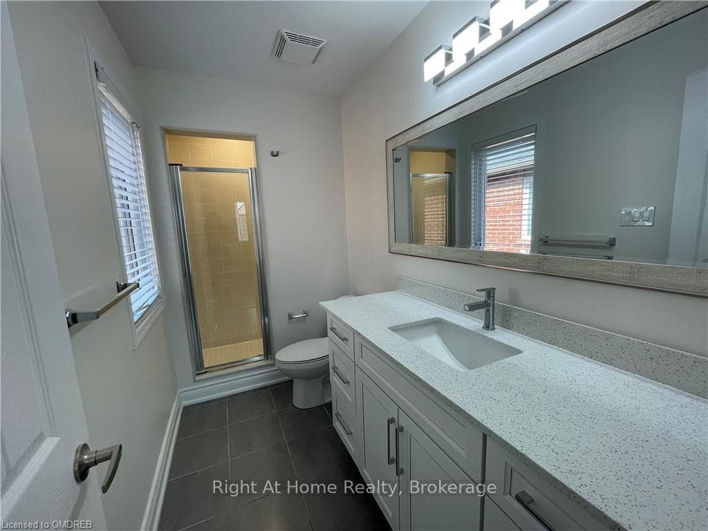 231 MORTIMER Crescent photo 16