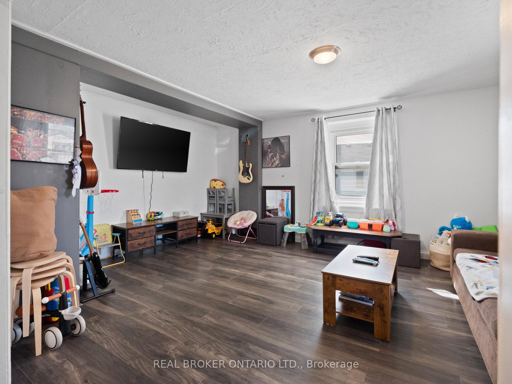 18 Patricia Avenue photo 5