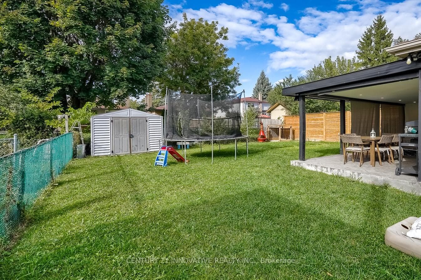 10 Stonefield Crescent photo 34