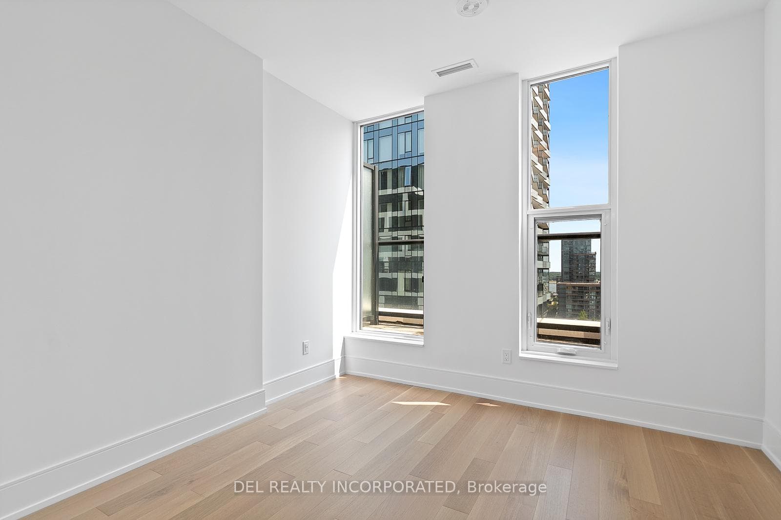 455 Wellington Street Unit 1008 photo 14