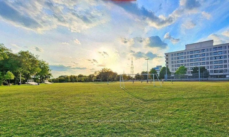 1 Leaside Park Drive Unit 408 photo 24