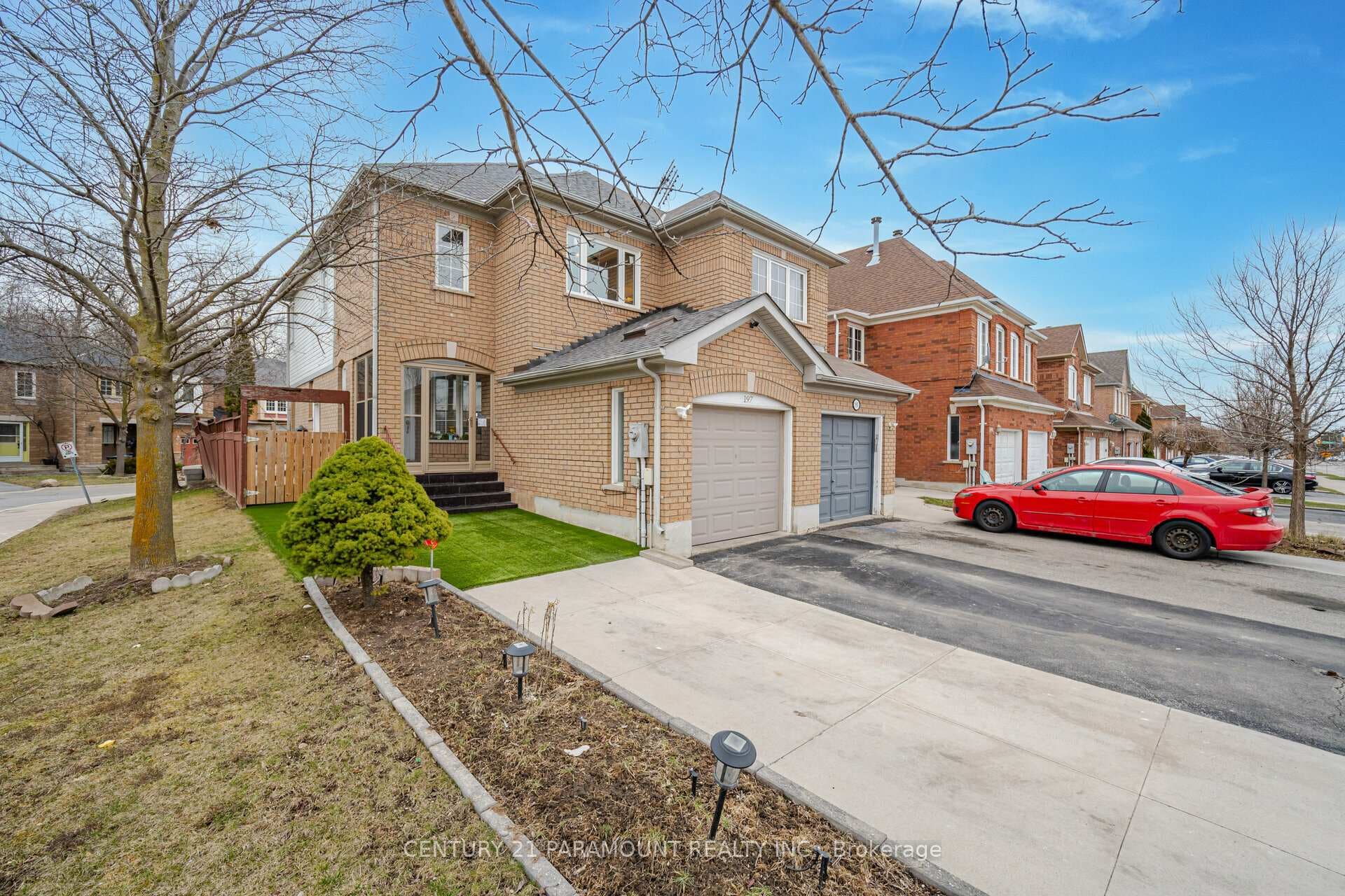 197 Fernforest Drive photo 2