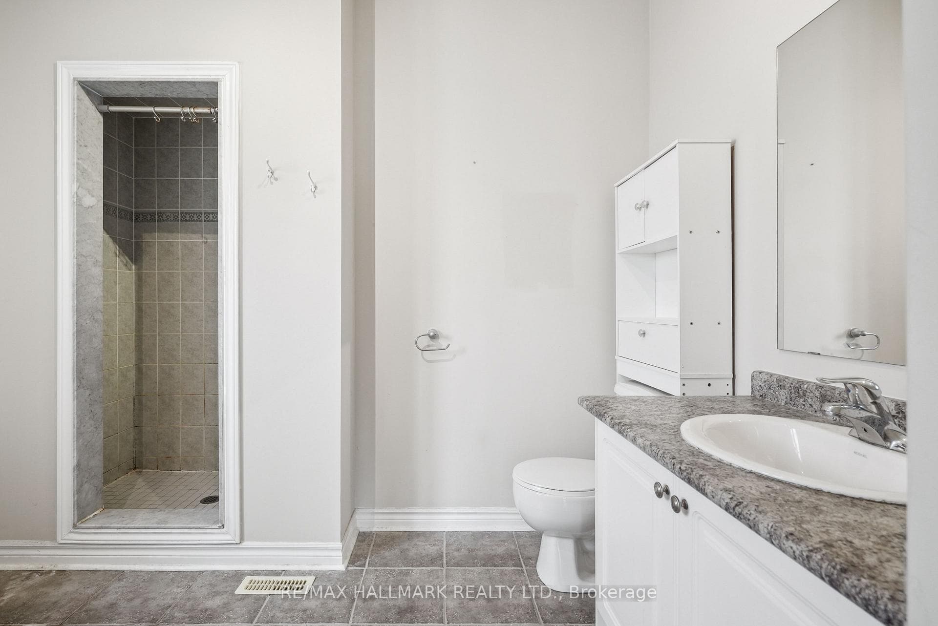 282 Country Lane Unit Main photo 17