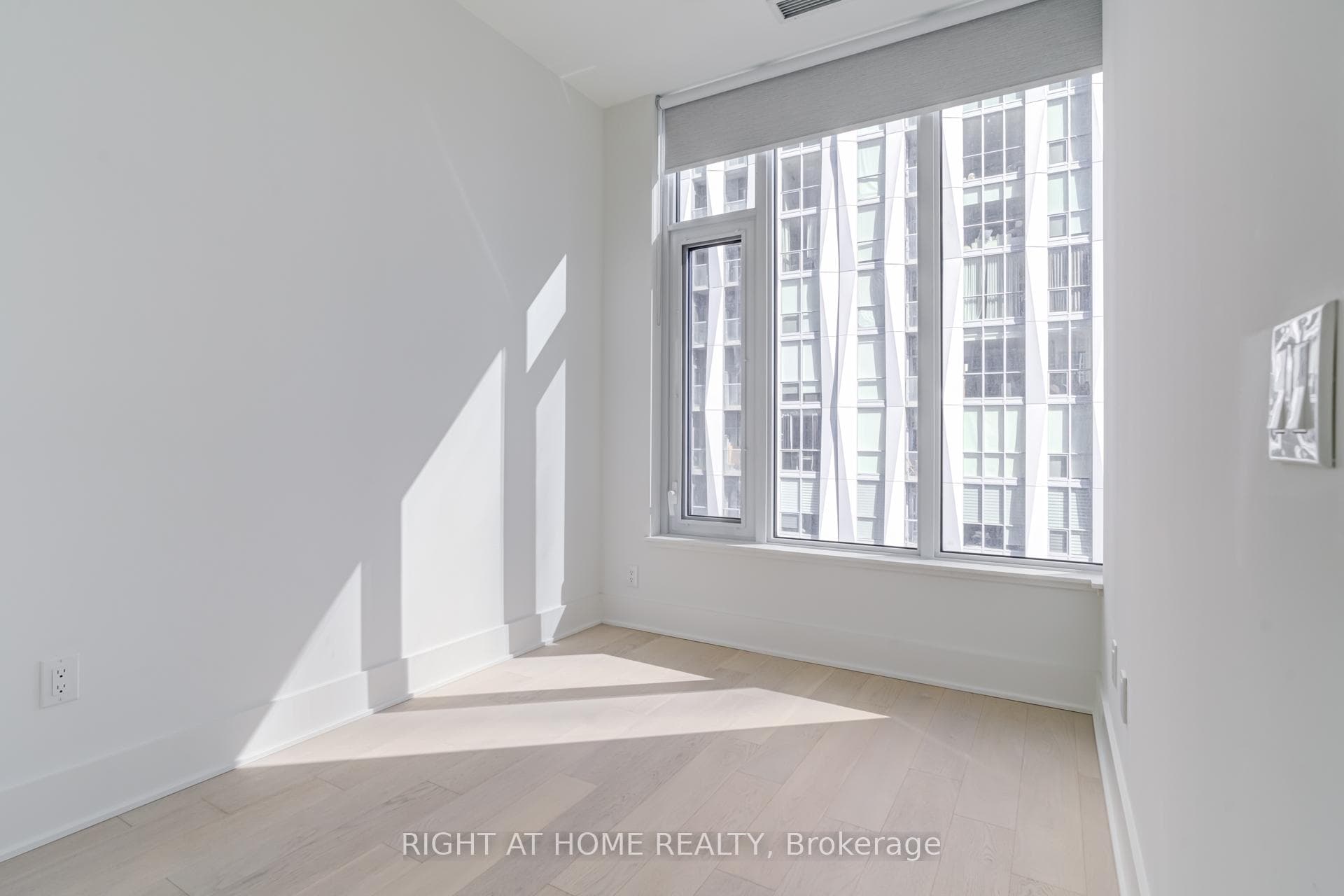 11 Yorkville Avenue Unit 2906 photo 24