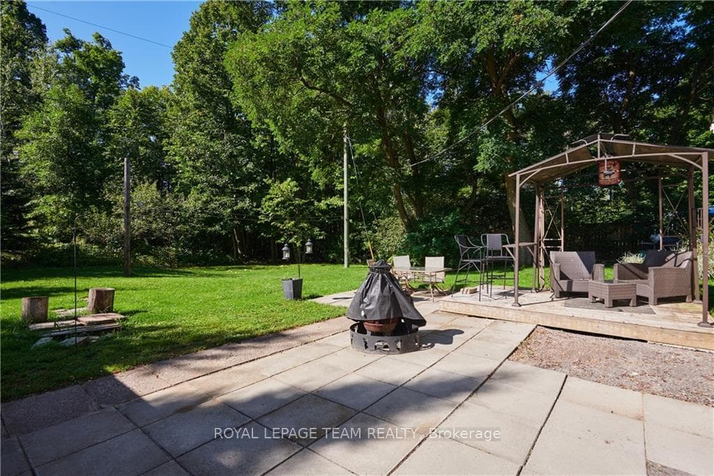 516 HEATHER Place photo 24