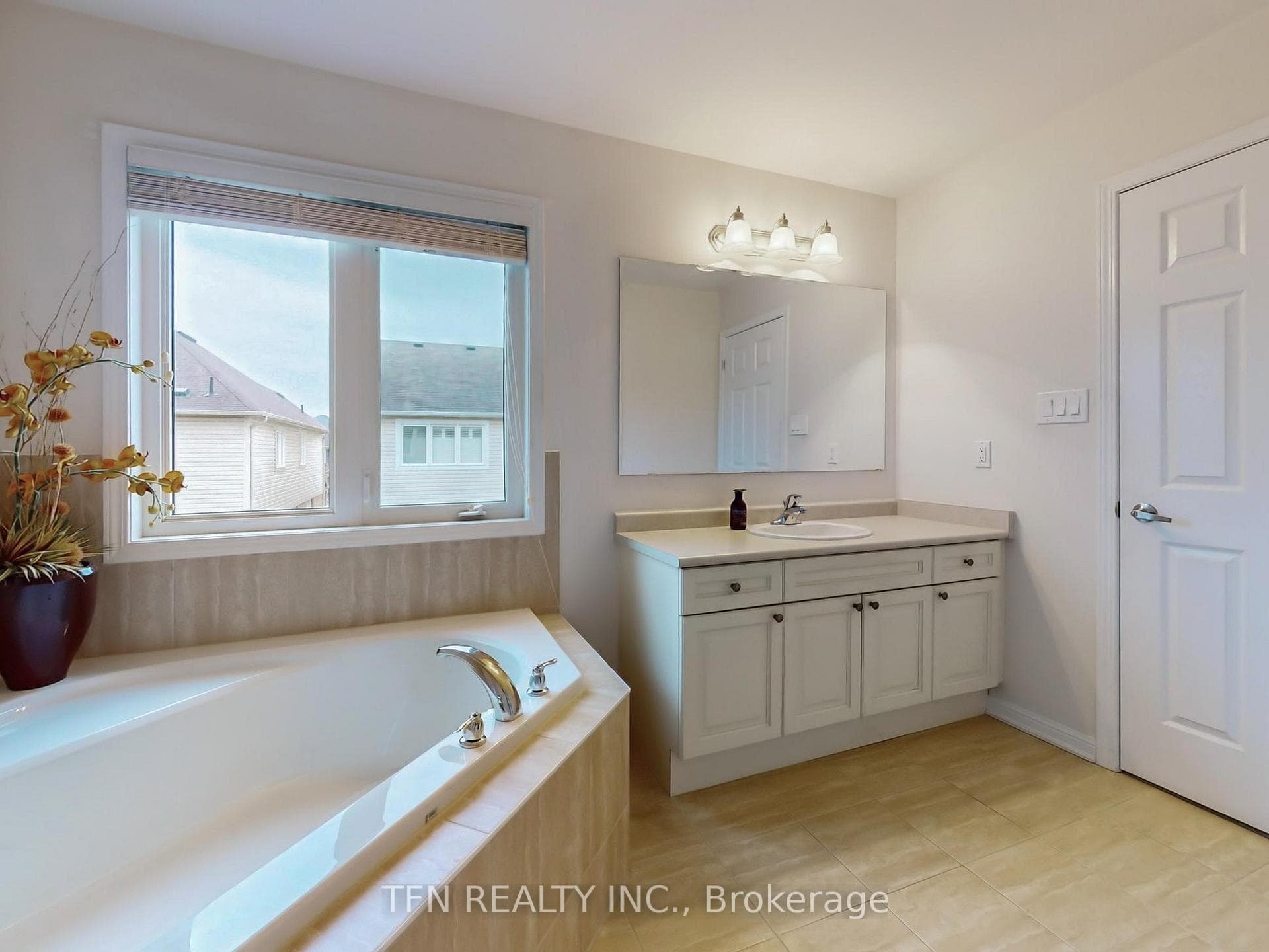 1715 Kalmar Avenue photo 23